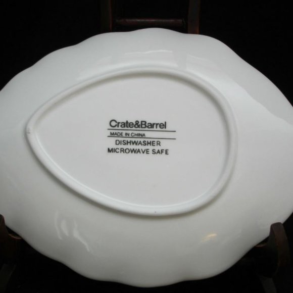 NEW wop 3pc White Crate & Barrel Leaf Dishes/Trinket Dish/Serving - Picture 2 of 3